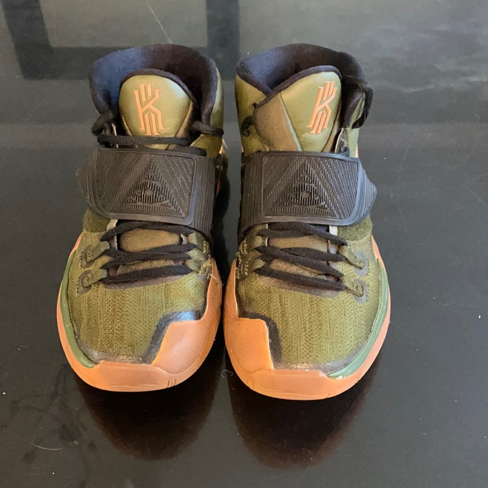 Nike- boys basketball sneakers